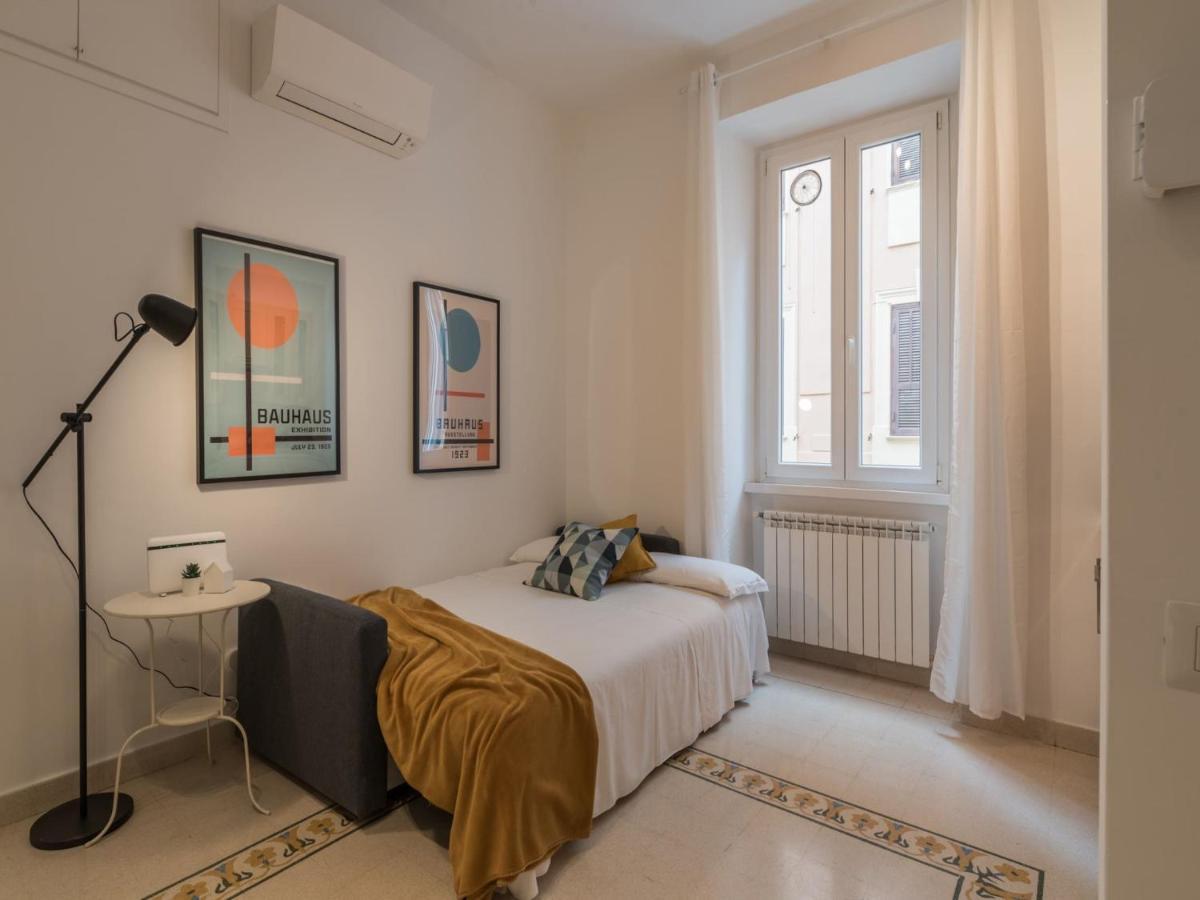 Appartamento The Rent - Sunny Three-bedroom Near Ottaviano Metro Stop *