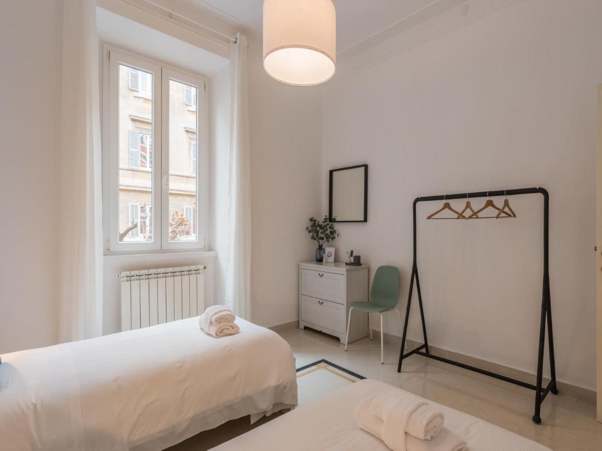 Appartamento The Rent - Sunny Three-bedroom Near Ottaviano Metro Stop *